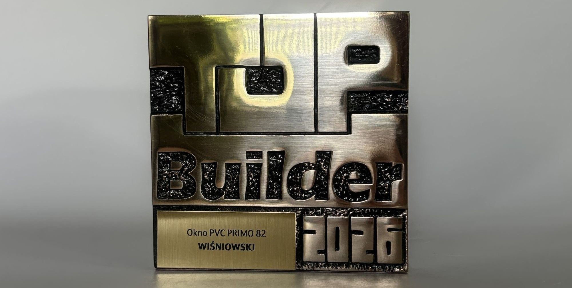 WIŚNIOWSKI z nagrodą TopBuilder 2026 za okno PVC PRIMO 82